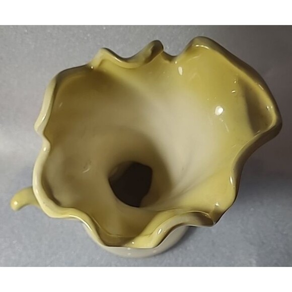 Hull Pottery Fiesta Cornucopia Vase 8.25'' Yellow Grapes #49 Vintage - Picture 7 of 8